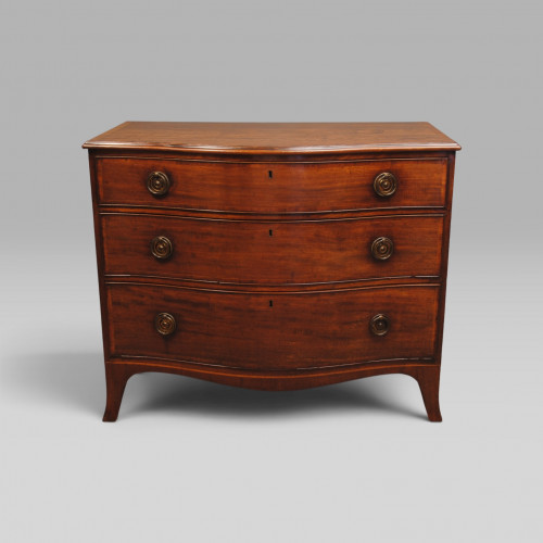 Hepplewhite mahogany serpentine chest of drawers