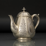 Exceptional quality three-piece Victorian parcel-gilt tea set