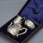 Exceptional quality three-piece Victorian parcel-gilt tea set