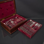 One-date-maker set of Kings pattern silver cutlery in a canteen
