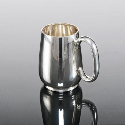 Victorian pear-shaped silver pint mug