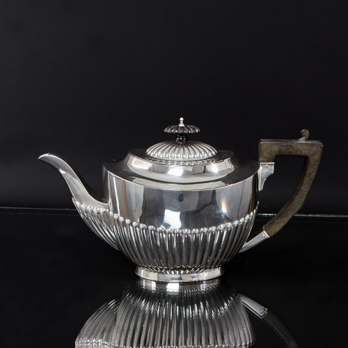 Antique 4-piece Queen Anne style sterling silver tea & coffee set