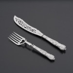 Pair of mid-Victorian Queen's pattern sterling silver fish servers