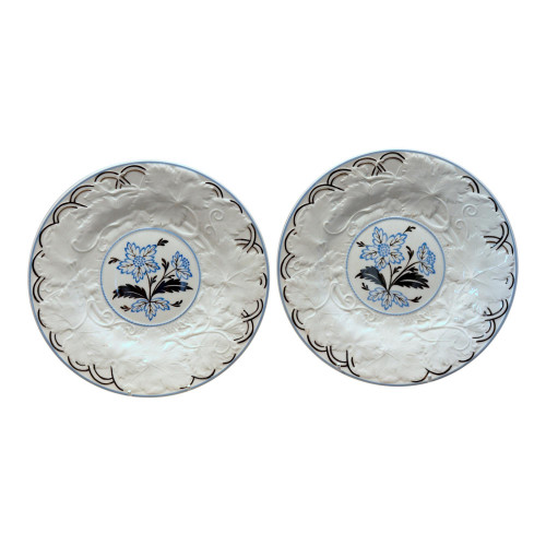Pair of wedgwood plates