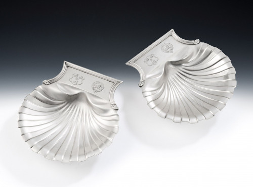 A very fine pair of William IV Shell Dishes made in London in 1834 by The Barnards.