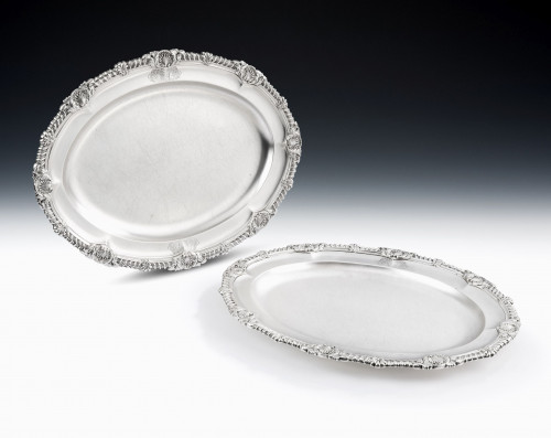 PAUL STORR.  A very fine pair of George III Serving Dishes made in London in 1810 by Paul Storr.