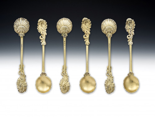 A very fine set of six George III Silver Gilt cast sALT sPOONS MADE IN lONDON CICRA 1820
