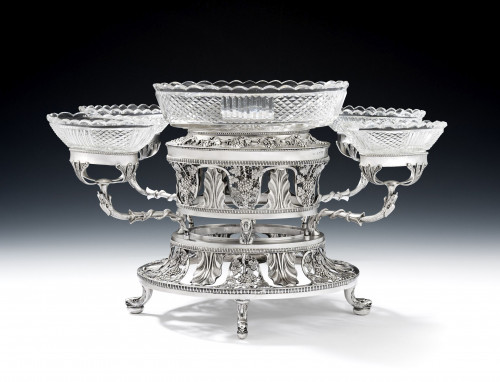 A most unusual George III SILVER AND GLASS TABLE CENTREPIECE MADE IN lONDON IN 1805 BY tHOMAS hAYTER.