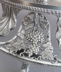 A most unusual George III SILVER AND GLASS TABLE CENTREPIECE MADE IN lONDON IN 1805 BY tHOMAS hAYTER.