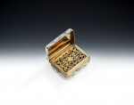 A very unusual & beautiful George III Vinaigrette made in London in 1802 by Joseph Ash I.