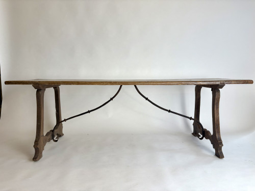 C18 th Spanish walnut table
