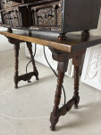 Early eighteenth century walnut Spanish Varguenog