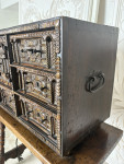 Early eighteenth century walnut Spanish Varguenog