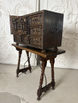 Early eighteenth century walnut Spanish Varguenog