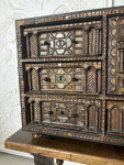 Early eighteenth century walnut Spanish Varguenog