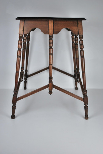 Art & Crafts mahogany table, early 20th century