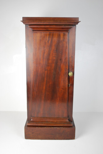 Regency mahogany pot cupboard