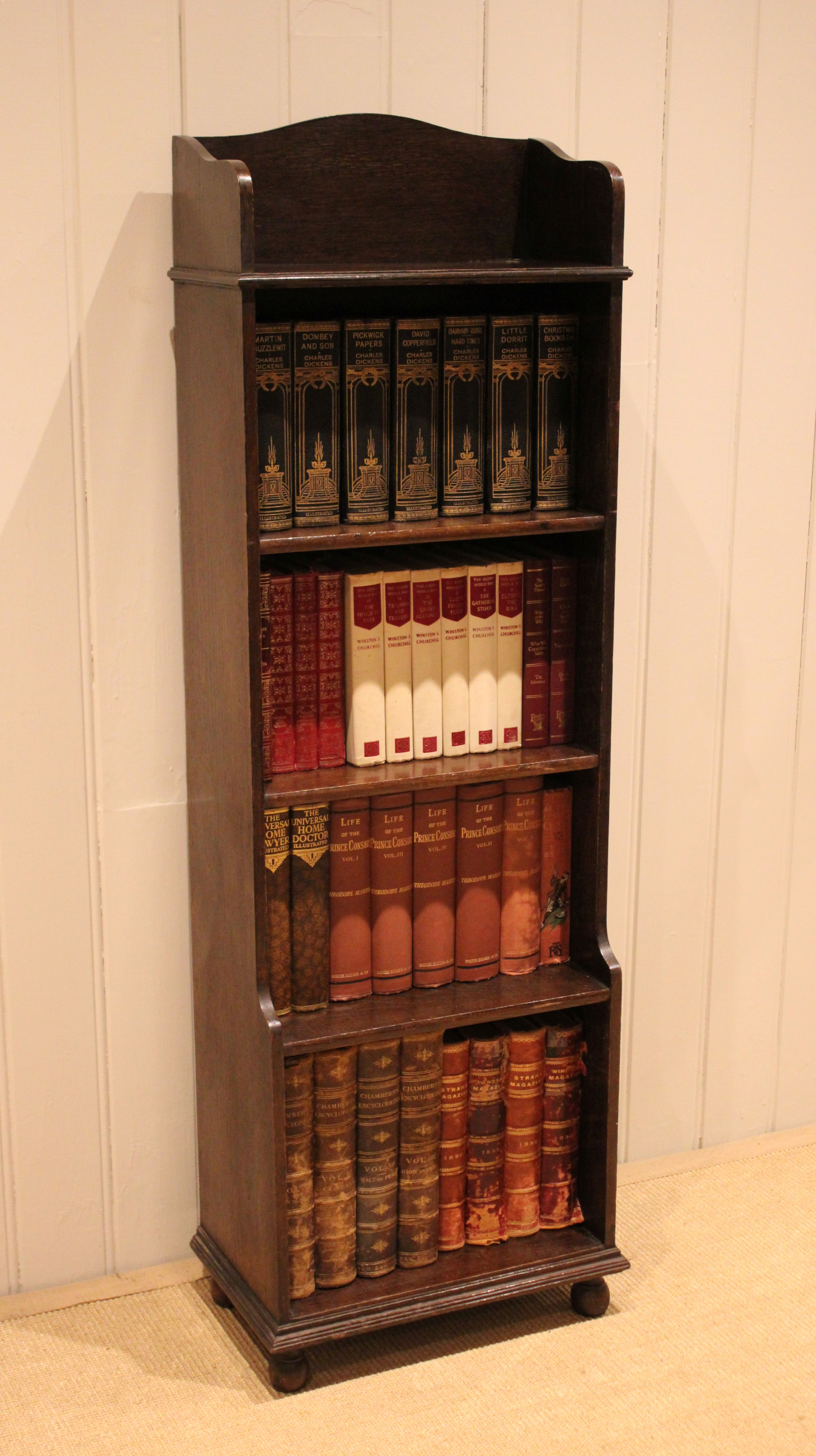 Oak Graduated Open Bookcase