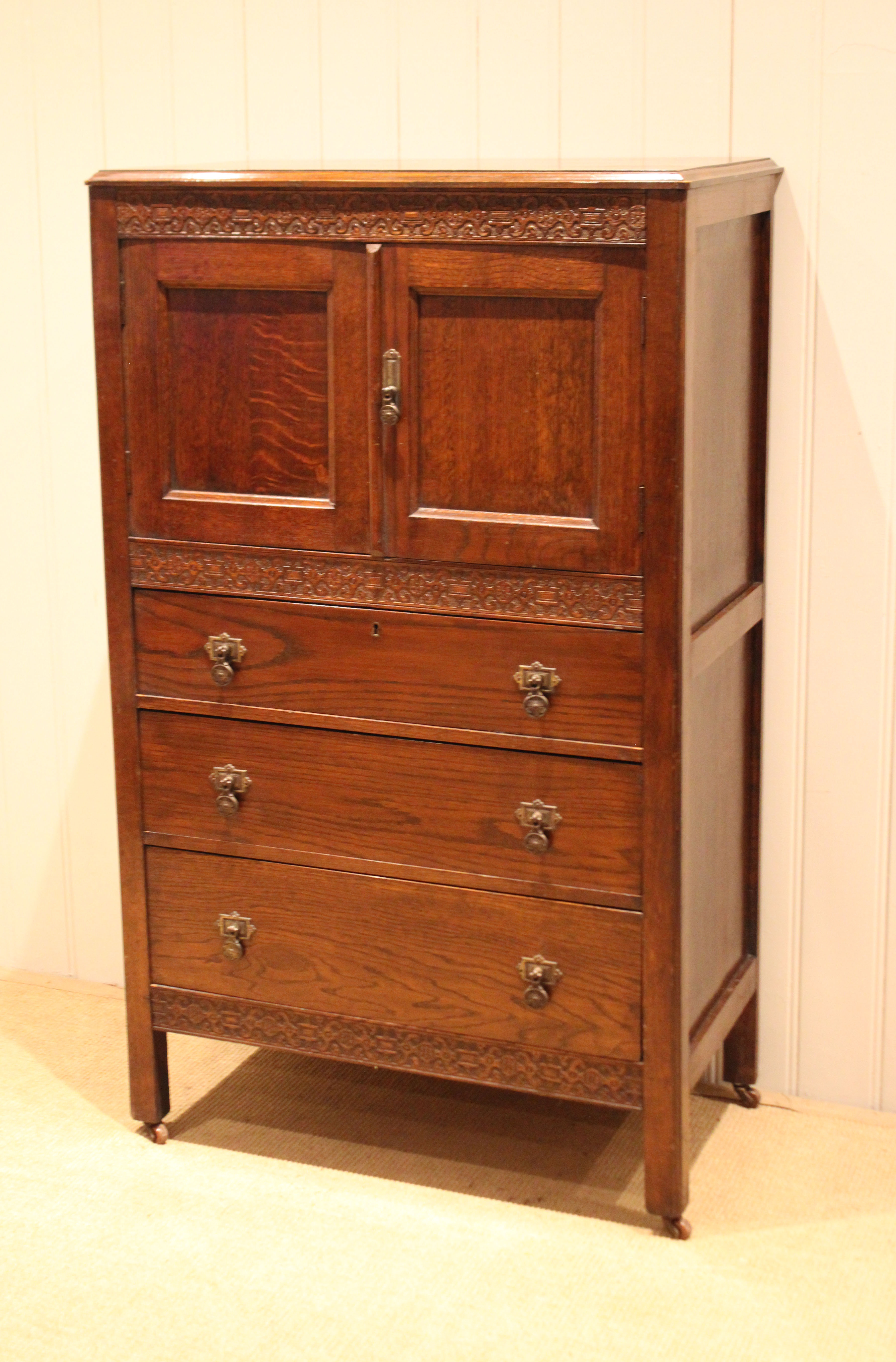 Oak Dressing Chest